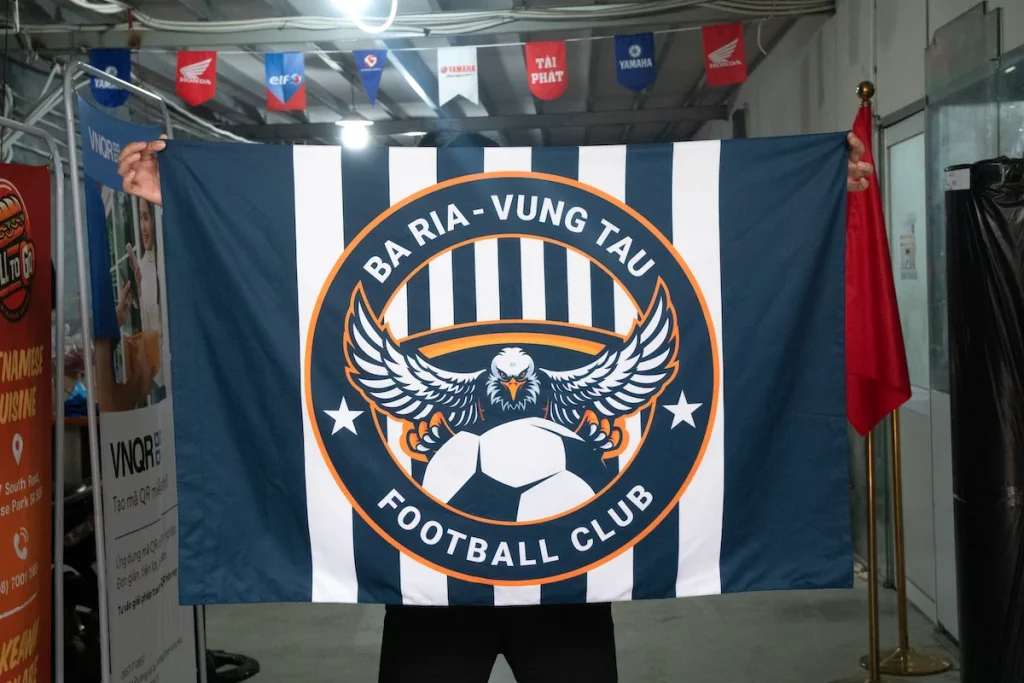 hai trieu la xuong in co cho co dong vien cac clb bong da