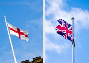 la co anh va co vuong quoc anh co giong nhau khong