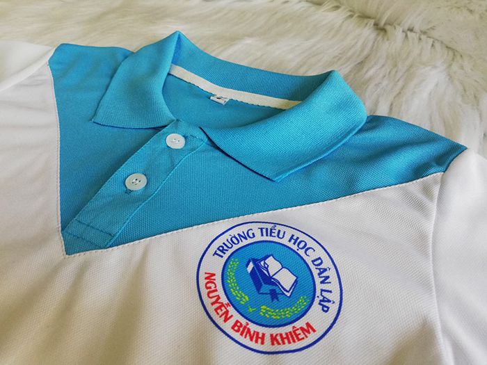 Hướng dẫn ủi bảng tên phù hiệu lên áo học sinh đơn giản – bền đẹp như mới 1 ủi bảng tên phù hiệu lên áo học sinh