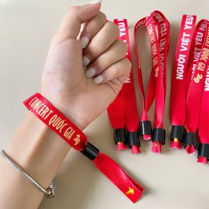 in vong tay vai su kien concert