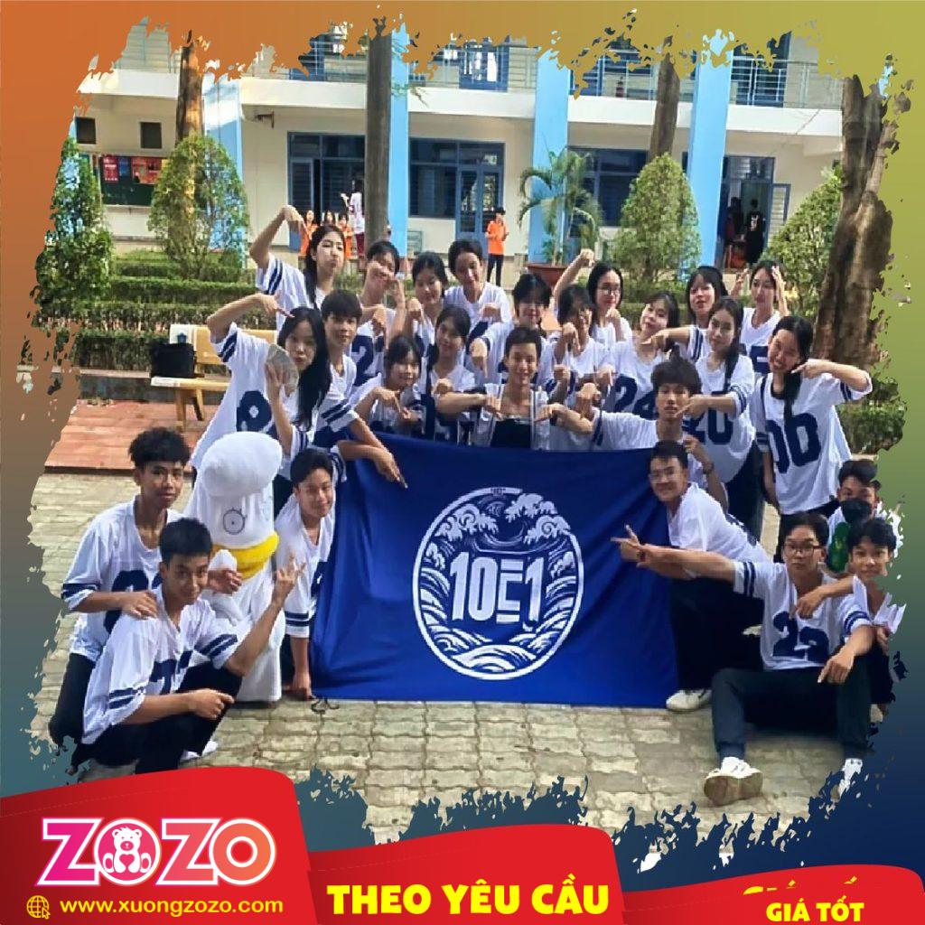 Thiết Kế Cờ Lớp Theo Yêu Cầu – Mẫu Đẹp, Sáng Tạo, Nhận Thiết Kế Riêng Cho Từng Lớp 1 mẫu cờ lớp theo yêu cầu