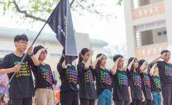 Dịch Vụ In Cờ Lớp Giá Xưởng – Nhanh, Đẹp