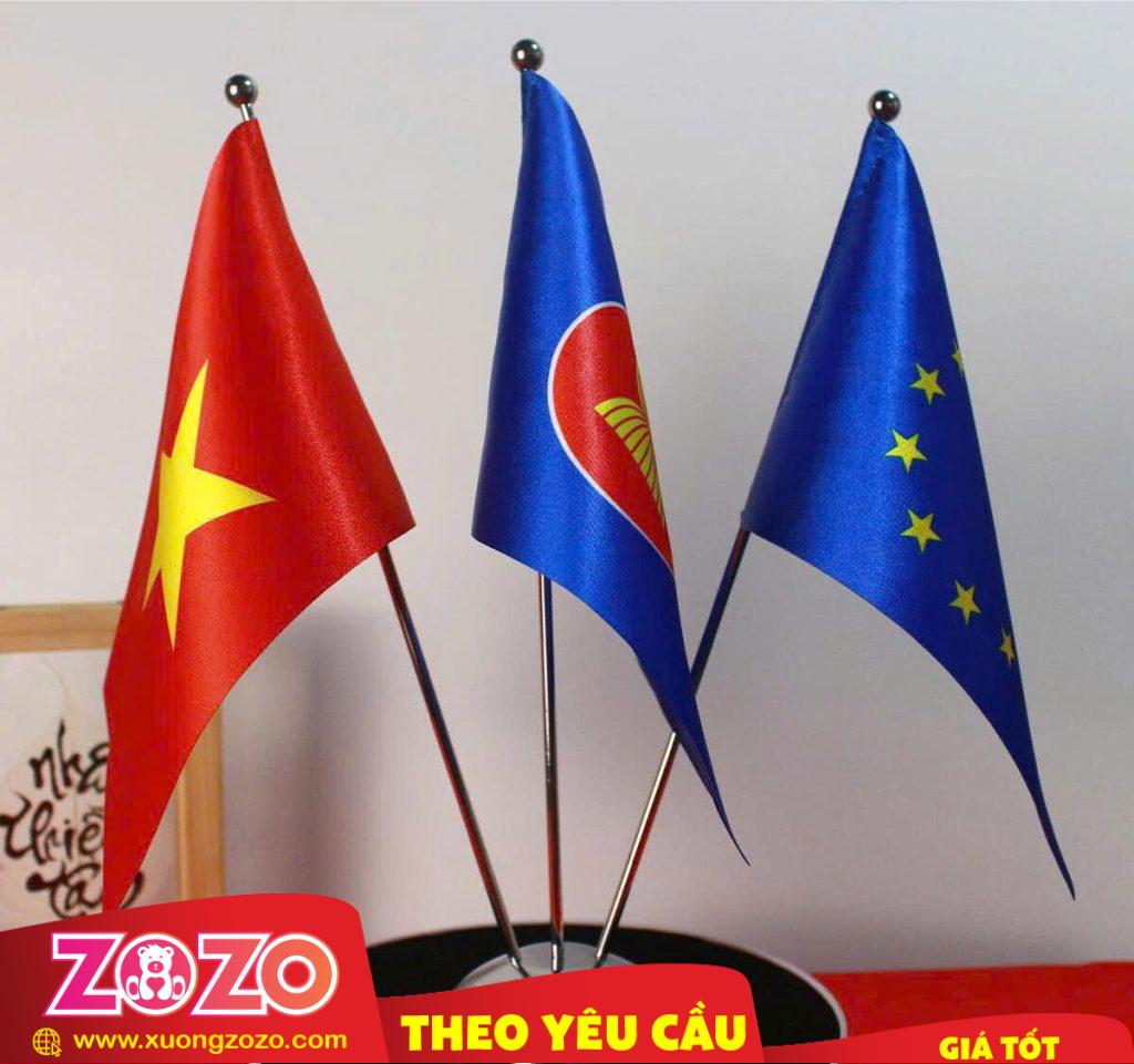 Đế Cờ Để Bàn 3 Lá Kim Loại Cao Cấp | Sản Xuất Tại Xưởng ZoZo 1 Đế cờ để bàn 3 lá kim loại
