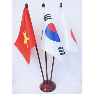 Đế cờ để bàn 3 trụ nhựa