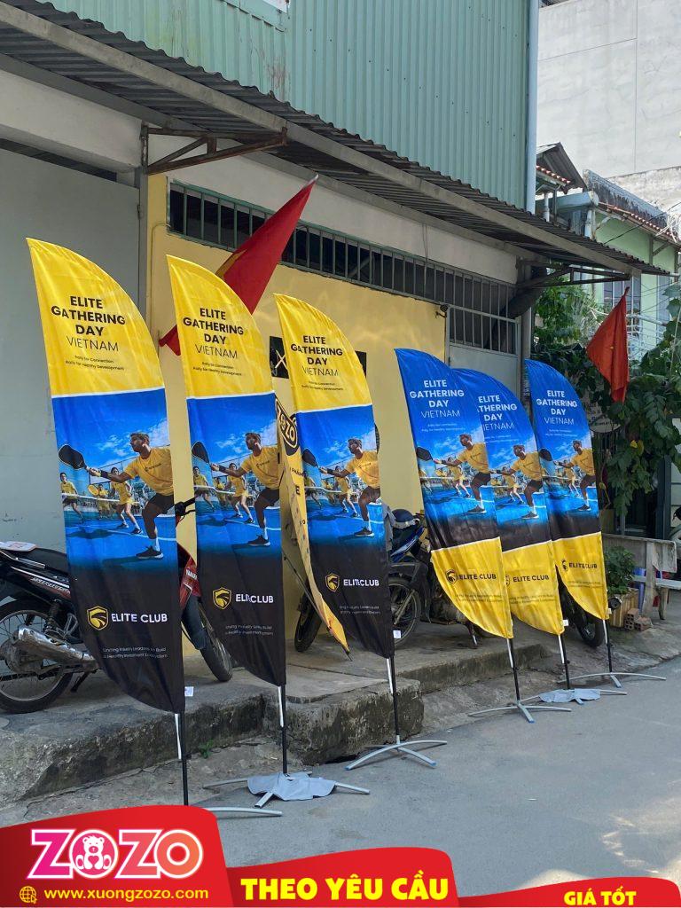 Cờ Phướn Đế Chữ X & Standee – In Trực Tiếp Giá Xưởng Tại ZoZo 1 Standee & cờ phướn đế chữ X