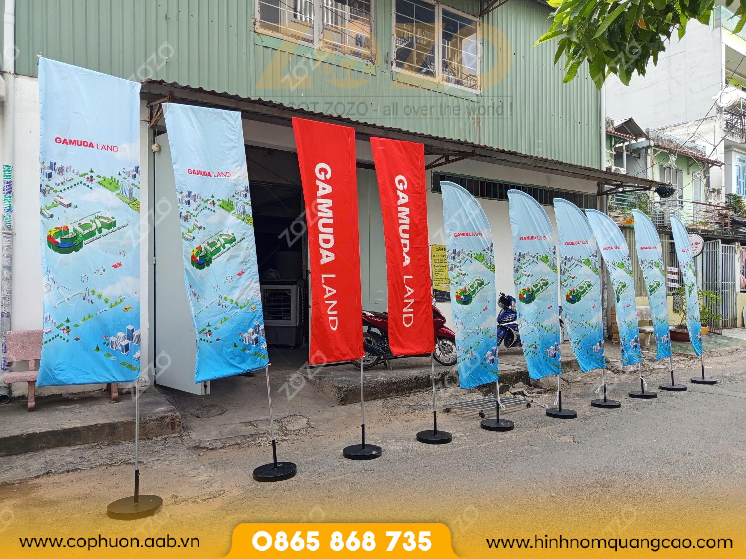 Cờ Phướn Quảng Cáo In Theo Yêu Cầu | Xưởng ZoZo 4 Cờ Phướn Chữ Nhật Quảng Cáo Ngoài Trời | Cờ Phướn