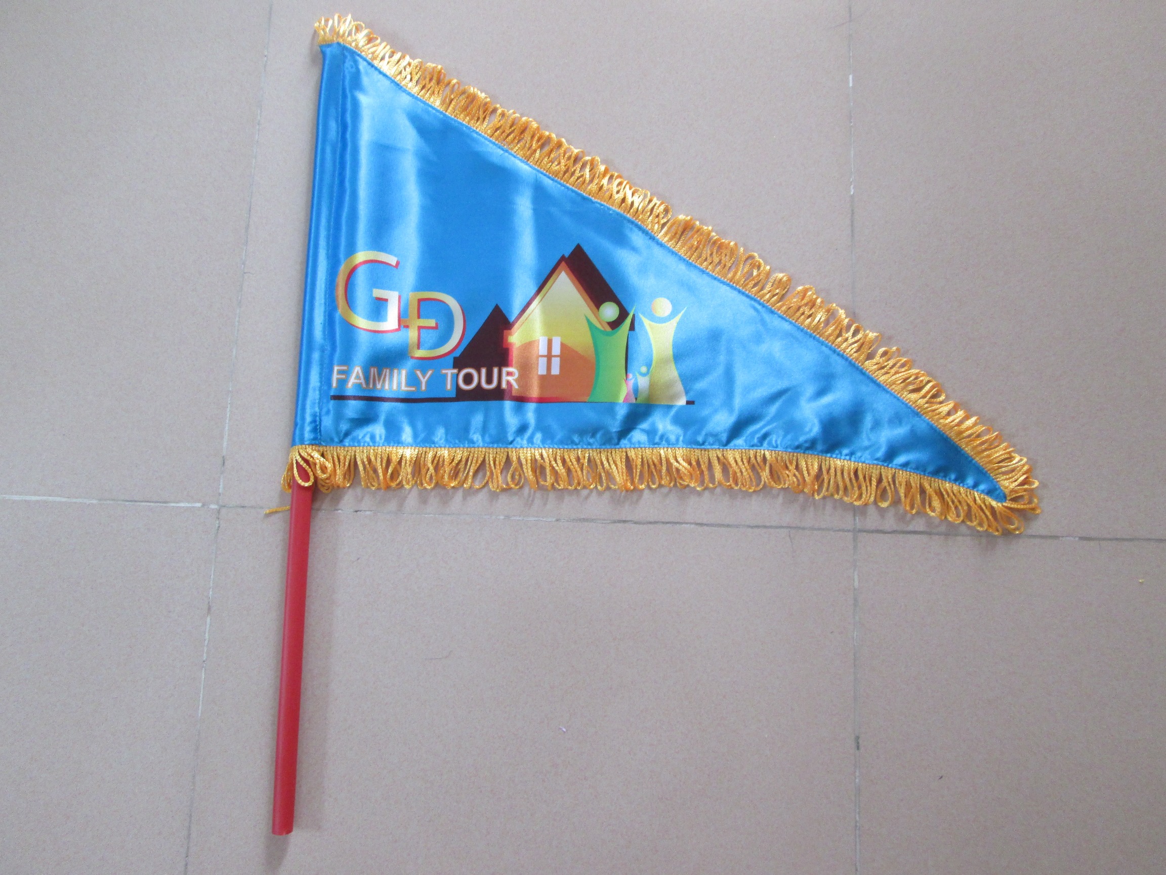 dich vu in co cam tay theo yeu cau san xuat nhanh tai xuong zozo