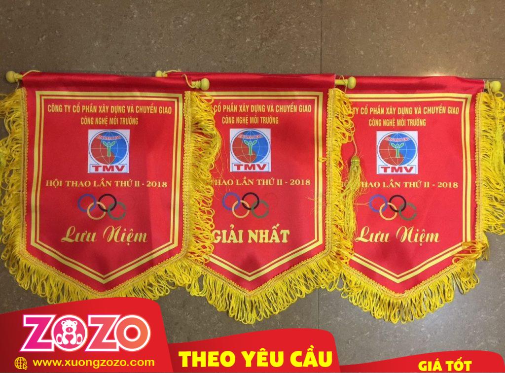 Đặt may cờ lưu niệm in theo yêu cầu 5 in co luu niem theo yeu cau thiet ke trang trong sac net xuong zozo