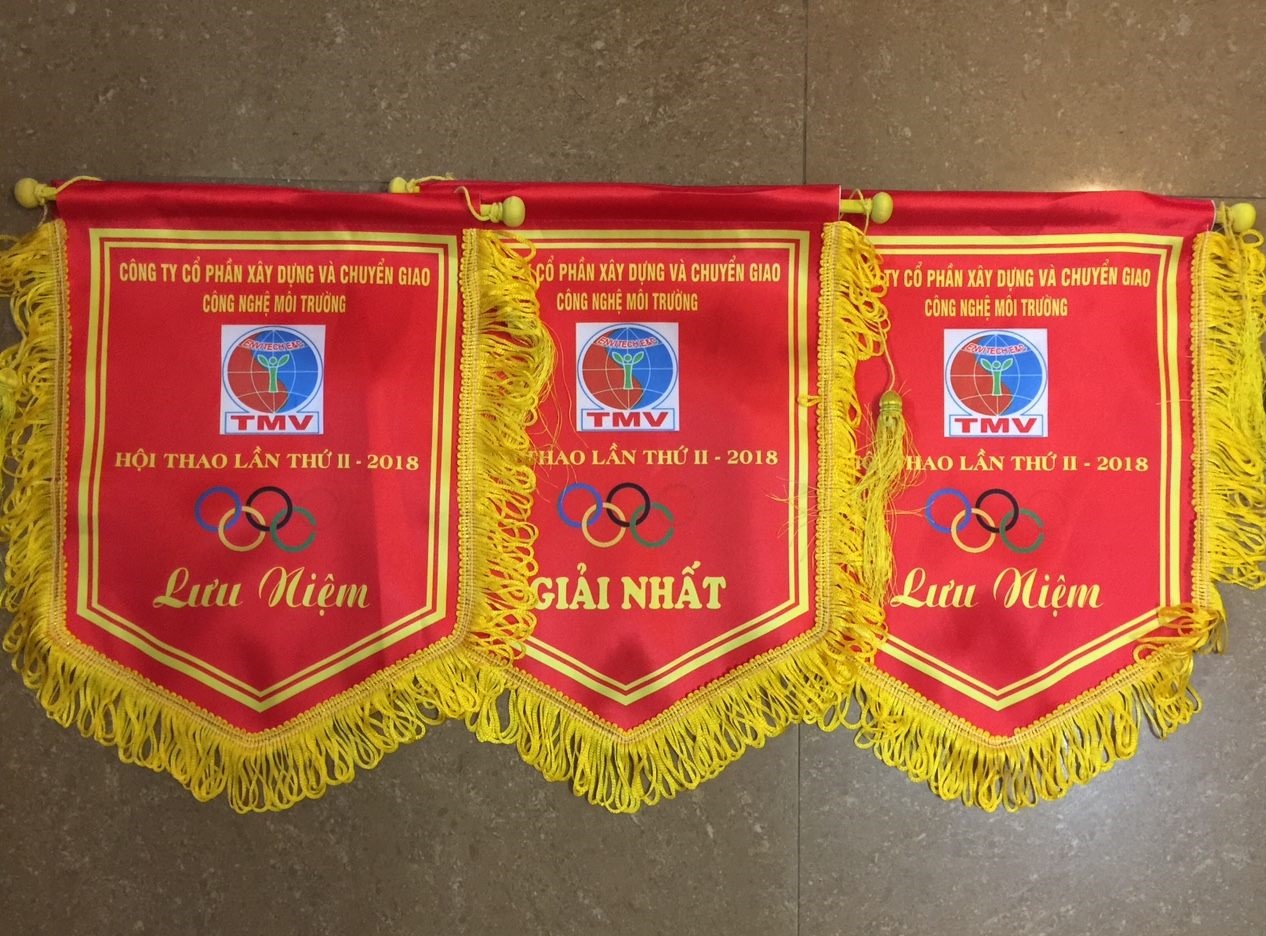 In Cờ Lưu Niệm Theo Yêu Cầu – Thiết Kế Trang Trọng, Sắc Nét | Xưởng ZoZo 2 in co luu niem theo yeu cau thiet ke trang trong sac net xuong zozo